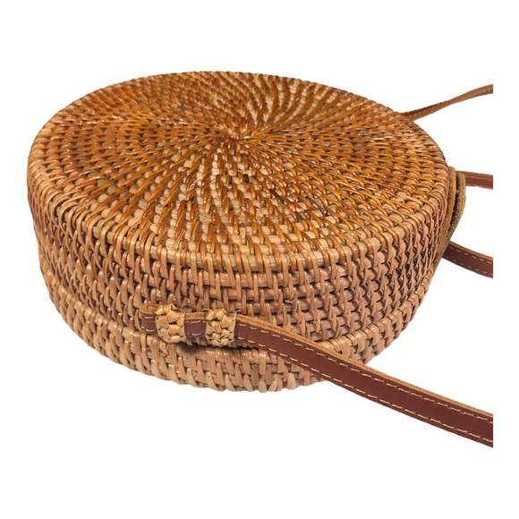 Woven Bali Style Rattan Bag - Picture 5 of 9